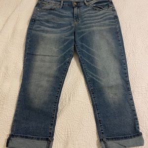 Capri cuffed Levi’s jeans